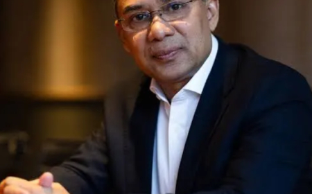 বিজ্ঞান ও প্রযুক্তিতে দক্ষতা অর্জনের মাধ্যমে বিশ্ব প্রতিযোগিতায় এগিয়ে যেতে শিক্ষার্থীদের প্রতি আহ্বান জানিয়েছেন বিএনপির ভারপ্রাপ্ত চেয়ারম্যান তারেক রহমান।