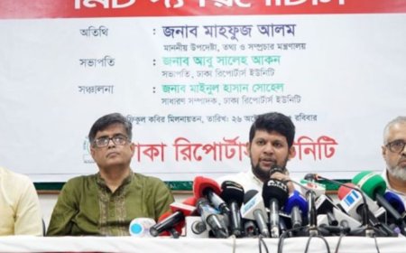 তথ্য ও সম্প্রচার উপদেষ্টা মো. মাহফুজ আলম বলেছেন, সংবাদপত্র ও বেসরকারি টেলিভিশন চ্যানেলের জন্য সরকারি সুবিধা বাড়ানো হবে। একই সঙ্গে সাংবাদিকদের ন্যূনতম বেতন কাঠামো নির্ধারণে সরকার কাজ করছে।