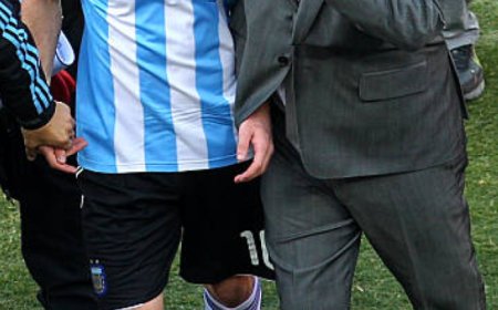 মেসির কাছে ম্যারাডোনা সবকিছুর ঊর্ধ্বে