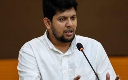 ঢাকা — আওয়ামী লীগ ২০১৪ সালের পর থেকে রাজনৈতিকভাবে দেউলিয়া হয়ে গেছে বলে মন্তব্য করেছেন তথ্য ও সম্প্রচার উপদেষ্টা মো. মাহফুজ আলম। তিনি বলেন, সাংগঠনিক কাঠামো থাকলেও দলটির অভ্যন্তরীণ কার্যকারিতা দীর্ঘদিন ধরে বিঘ্নিত।