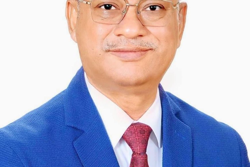 ৪৭৬ টা মামলার বিশাল পাহাড় নিয়ে হিমালয়ের মত রাজপথে যিনি কর্মীদের বিপদে আপদে ঢাল হয়ে দাড়িয়েছিলেন তিনিই একমাত্র ঢাকা-১২ র দাবীদার।  সুখে দুঃখে যাকে পাই সে আমাদের নিরব ভাই ❤️ তারুণ্যের প্রথম ভোট ধানের শীষের পক্ষে হোক ❤️                              Saiful Alam Nirob