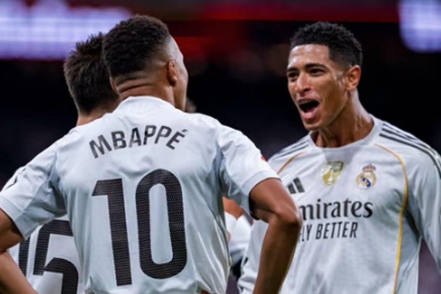 এ মৌসুমের প্রথম এল ক্লাসিকোতে বার্সেলোনাকে ২-১ গোলে হারিয়ে গত মৌসুমের হারের প্রতিশোধ নিয়েছে রিয়াল মাদ্রিদ। উত্তেজনাপূর্ণ এই ম্যাচে রিয়ালের পক্ষে গোল করেন কিলিয়ান এমবাপ্পে ও জুড বেলিংহাম, আর বার্সার একমাত্র গোলটি করেন ফেরমিন লোপেজ।