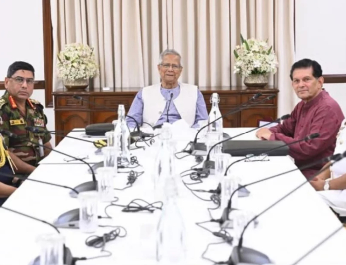 নির্বাচনকালীন নিরাপত্তায় তিন বাহিনীকে নির্দেশ প্রধান উপদেষ্টার