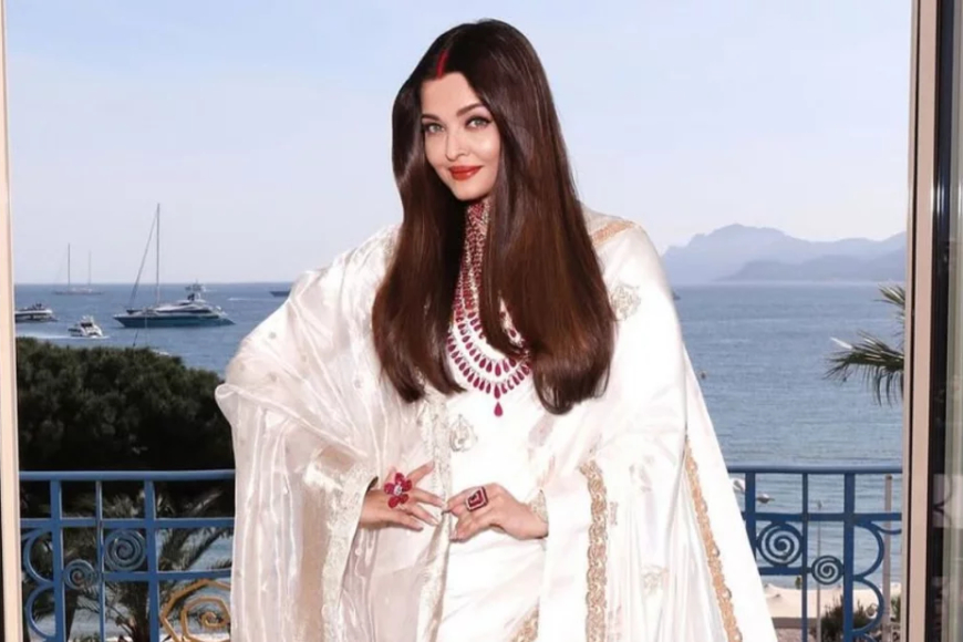 ৫২-তে ঐশ্বরিয়া রাই: সৌন্দর্যের দীপ্তি এখনো অমলিন