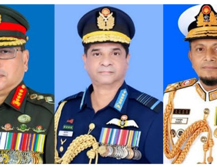 বেগম খালেদা জিয়াকে দেখতে এভারকেয়ারে তিন বাহিনীর প্রধান