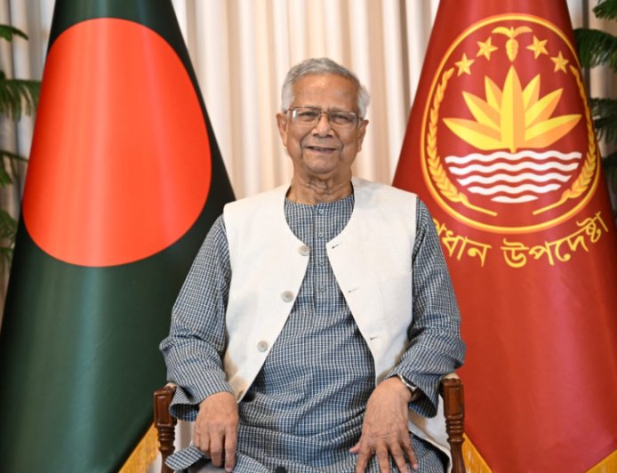 গণতন্ত্রের নতুন ভোরে প্রধান উপদেষ্টার বিদায়: ‘এই অর্জন শহীদদের আত্মত্যাগ’